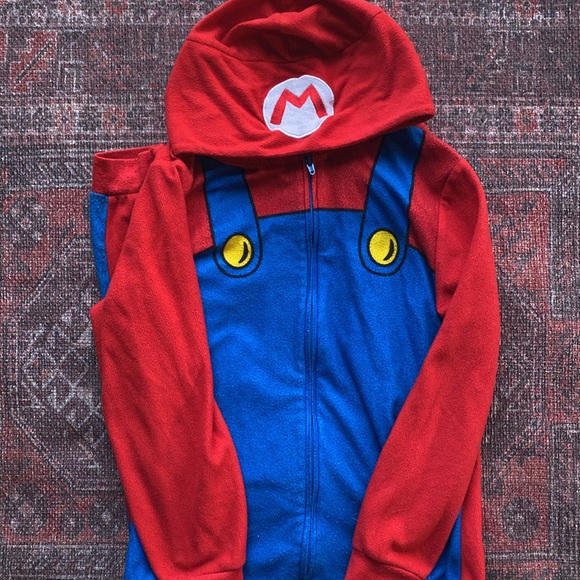 Kids Mario Size Small Lot - Picture 9 of 10